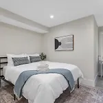 Central 2-Br City Sanctuary - Commuter-Friendly